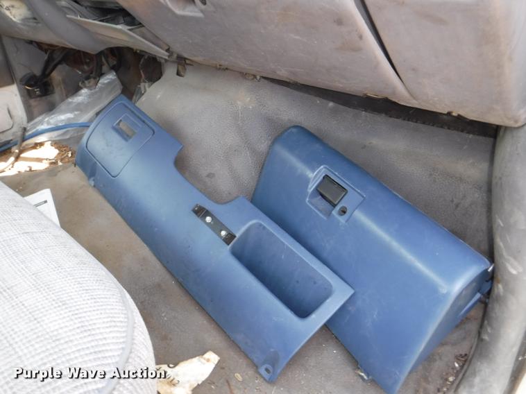 image for item CA9614 1994 Ford F450 Super Duty XL cab and chassis