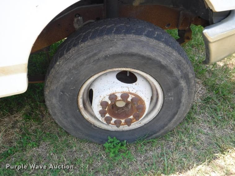 image for item CA9614 1994 Ford F450 Super Duty XL cab and chassis