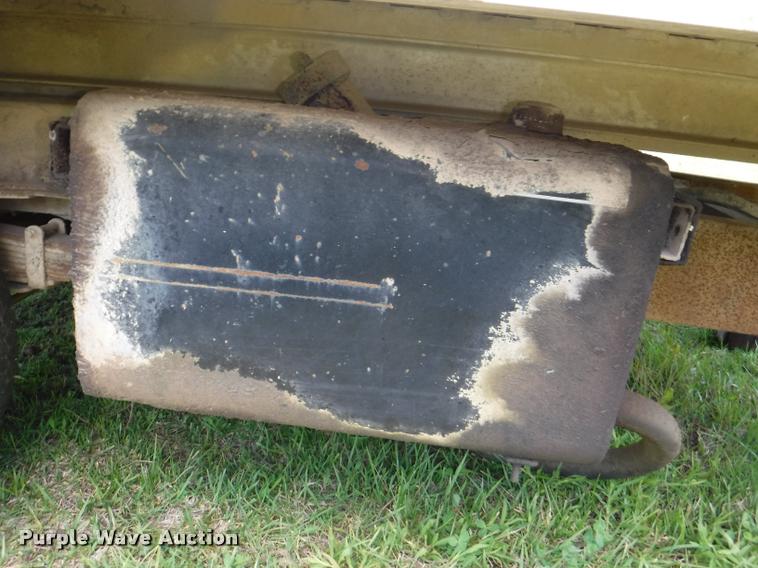 image for item CA9616 Chevron rollback bed