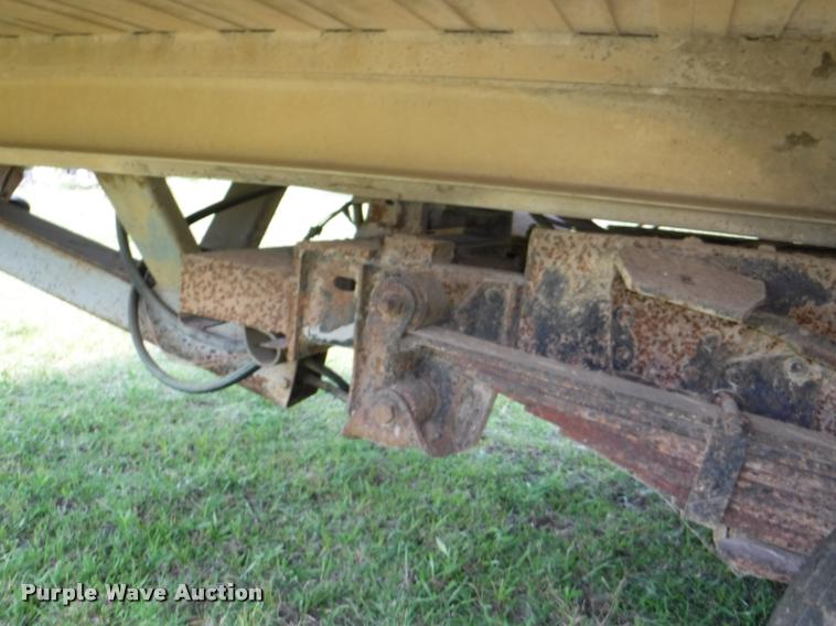 Chevron rollback bed in Longton, KS Item CA9616 sold Purple Wave