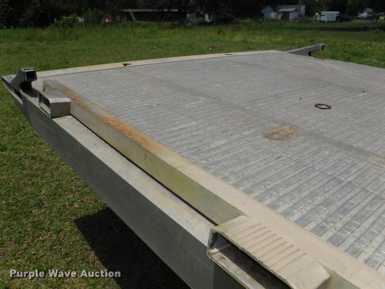 Chevron rollback bed in Longton, KS Item CA9616 sold Purple Wave