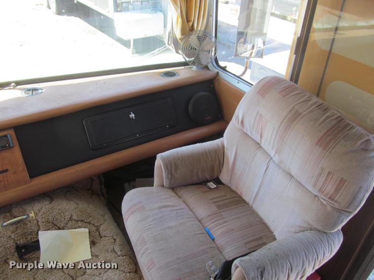 image for item DA1012 1973 Winnebago Brave RV