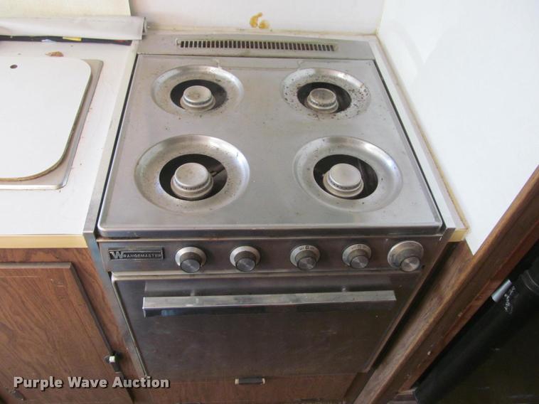 image for item DA1012 1973 Winnebago Brave RV