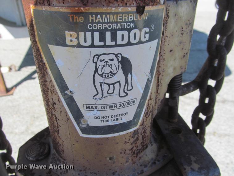 image for item DA1013 1997 Featherlite 4930 enclosed cargo trailer