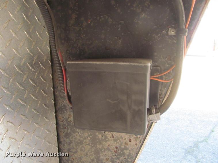 image for item DA1018 2003 Cargomate Eliminator enclosed cargo trailer