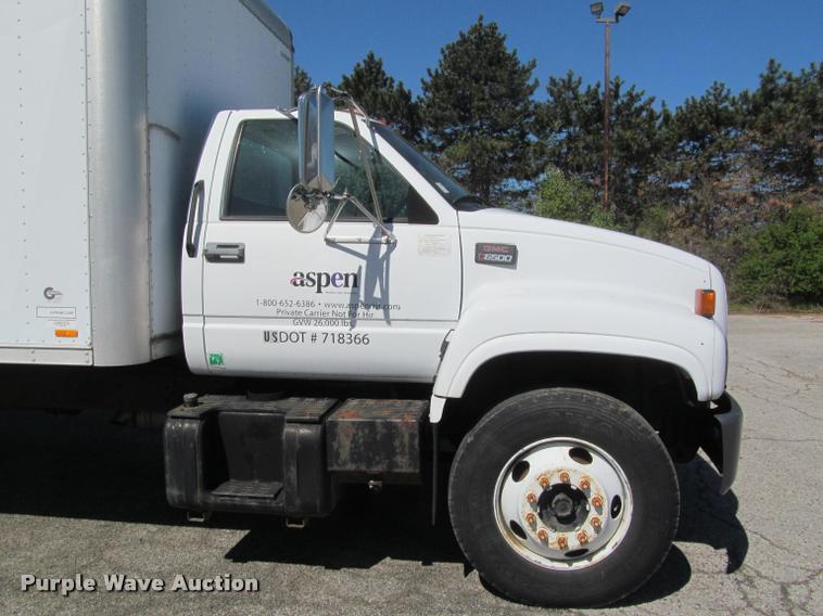 image for item DA1019 2000 GMC C6500 box truck