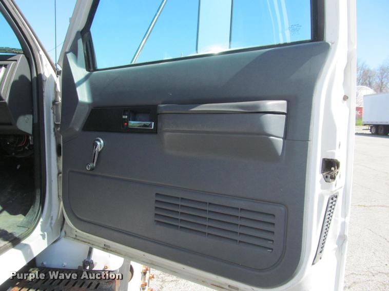 image for item DA1019 2000 GMC C6500 box truck