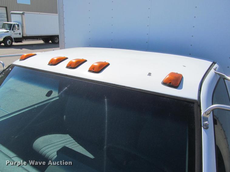 image for item DA1019 2000 GMC C6500 box truck