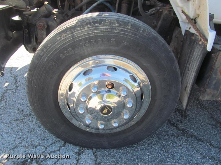 image for item DA1019 2000 GMC C6500 box truck