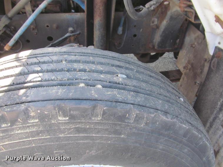 image for item DA1019 2000 GMC C6500 box truck