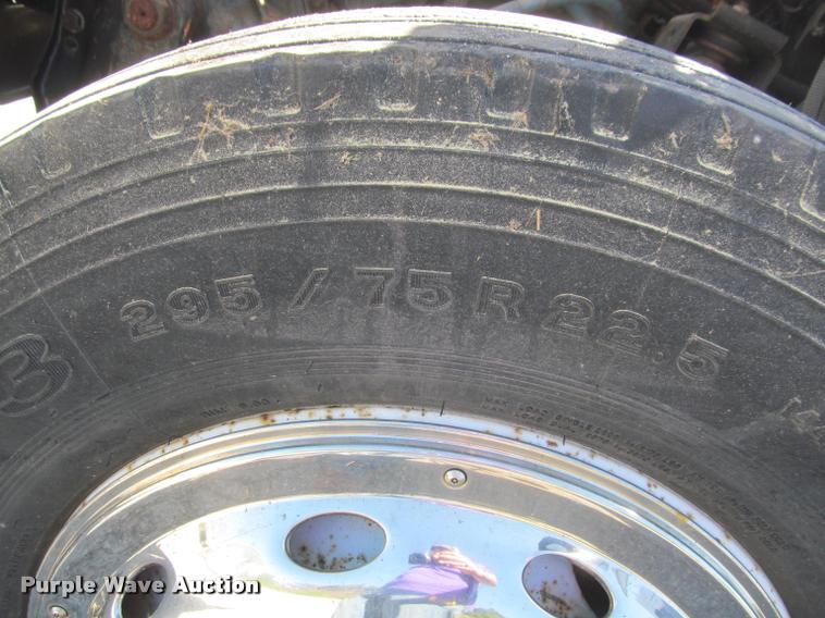 image for item DA1019 2000 GMC C6500 box truck