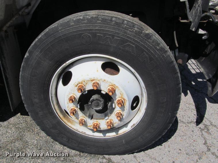 image for item DA1019 2000 GMC C6500 box truck