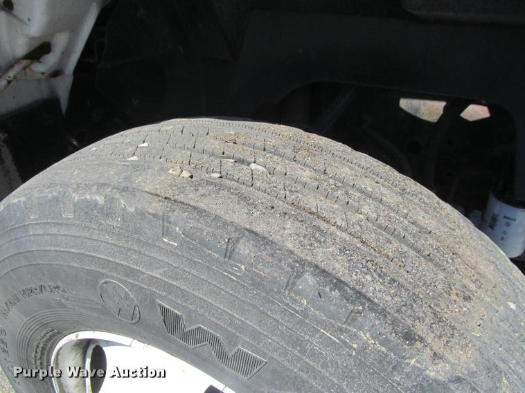 image for item DA1019 2000 GMC C6500 box truck