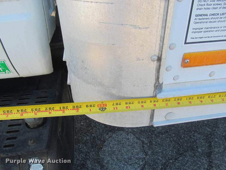 image for item DA1019 2000 GMC C6500 box truck