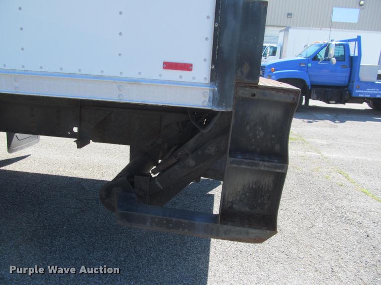 image for item DA1019 2000 GMC C6500 box truck