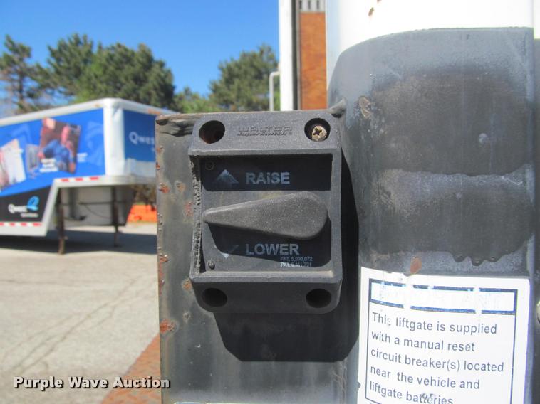 image for item DA1019 2000 GMC C6500 box truck