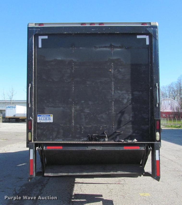 image for item DA1020 2001 GMC C7500 box truck