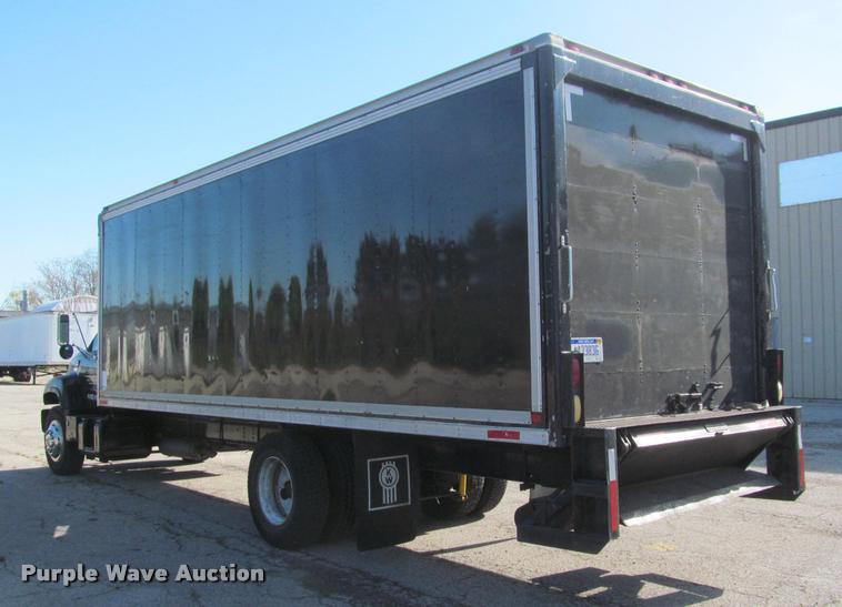 image for item DA1020 2001 GMC C7500 box truck