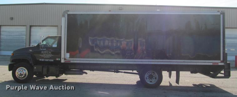 image for item DA1020 2001 GMC C7500 box truck