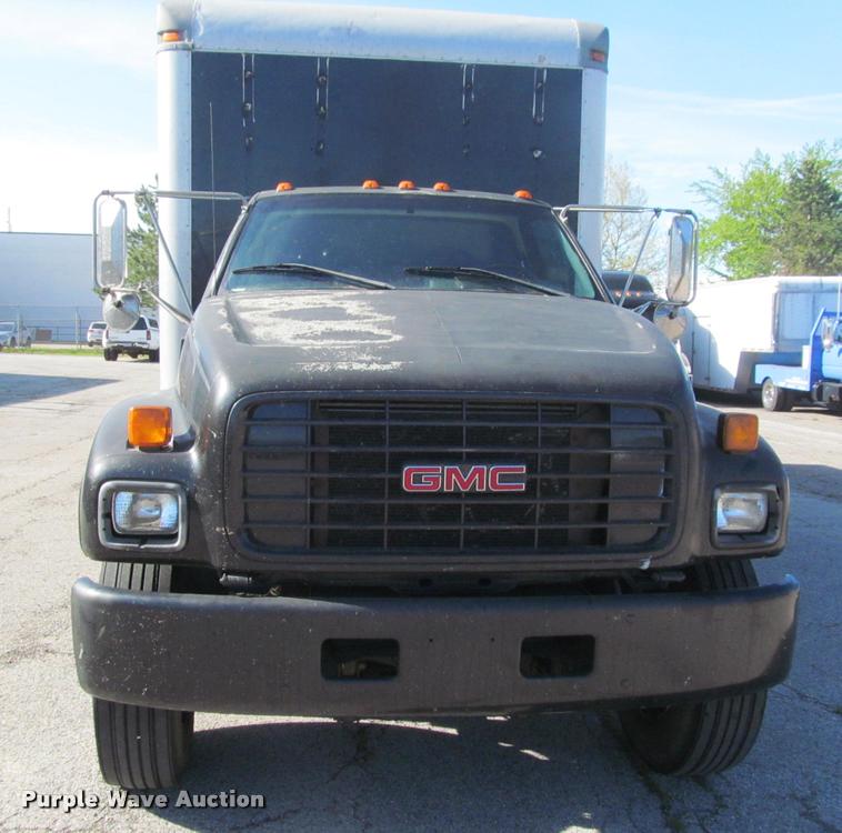 image for item DA1020 2001 GMC C7500 box truck