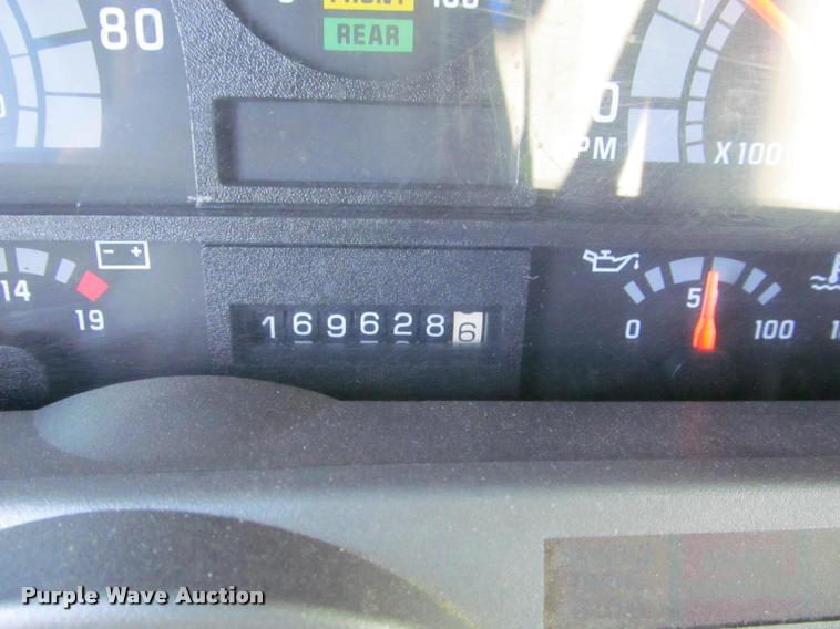 image for item DA1020 2001 GMC C7500 box truck