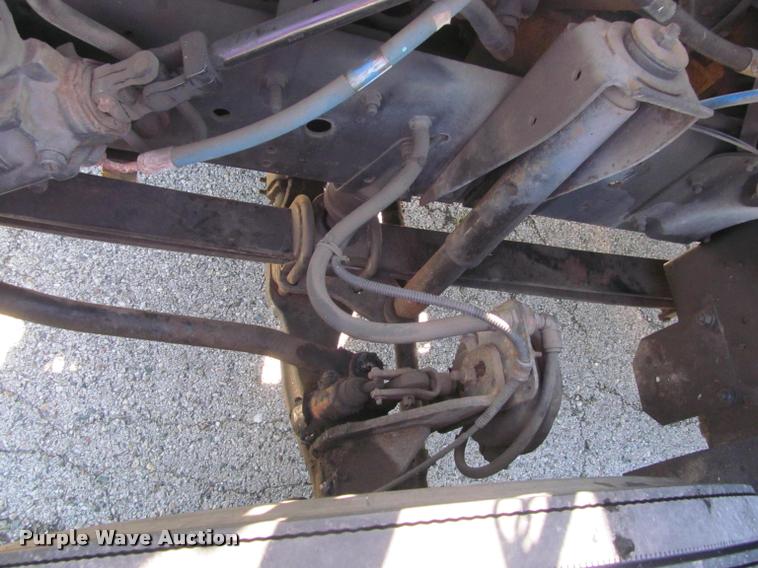 image for item DA1020 2001 GMC C7500 box truck