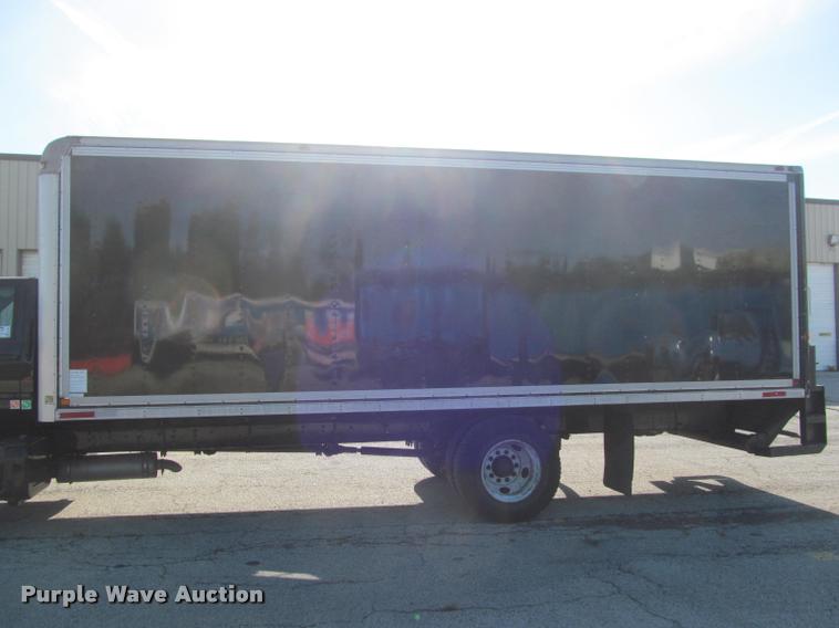 image for item DA1020 2001 GMC C7500 box truck