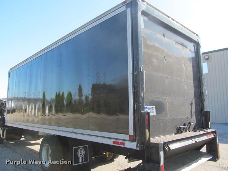 image for item DA1020 2001 GMC C7500 box truck