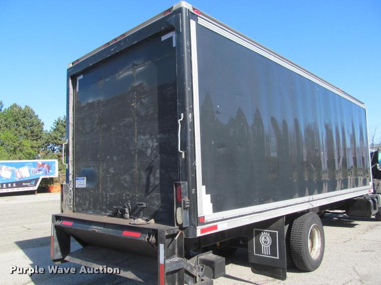image for item DA1020 2001 GMC C7500 box truck