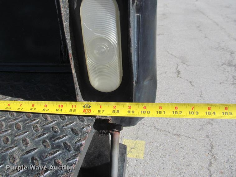 image for item DA1020 2001 GMC C7500 box truck