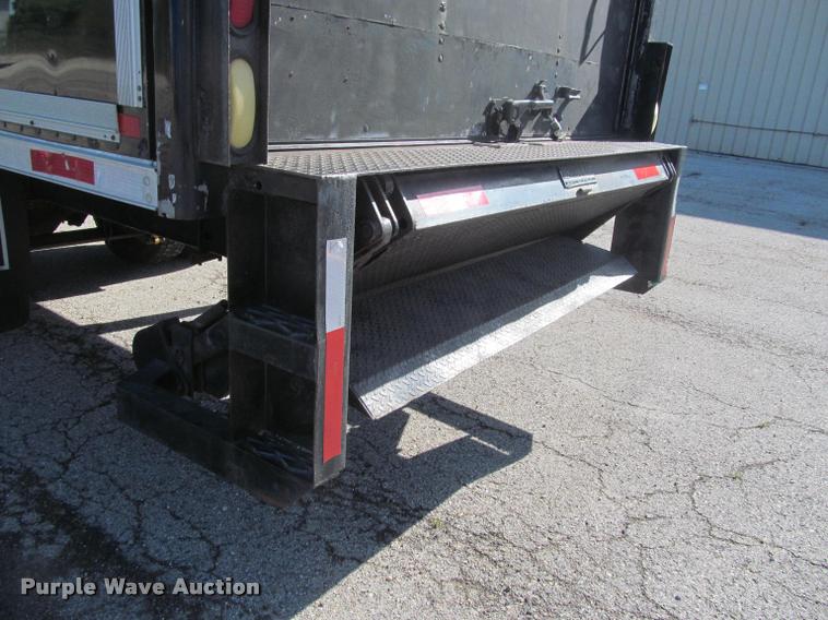 image for item DA1020 2001 GMC C7500 box truck