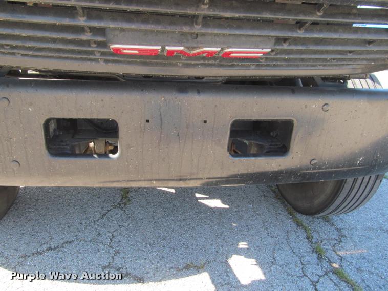 image for item DA1020 2001 GMC C7500 box truck