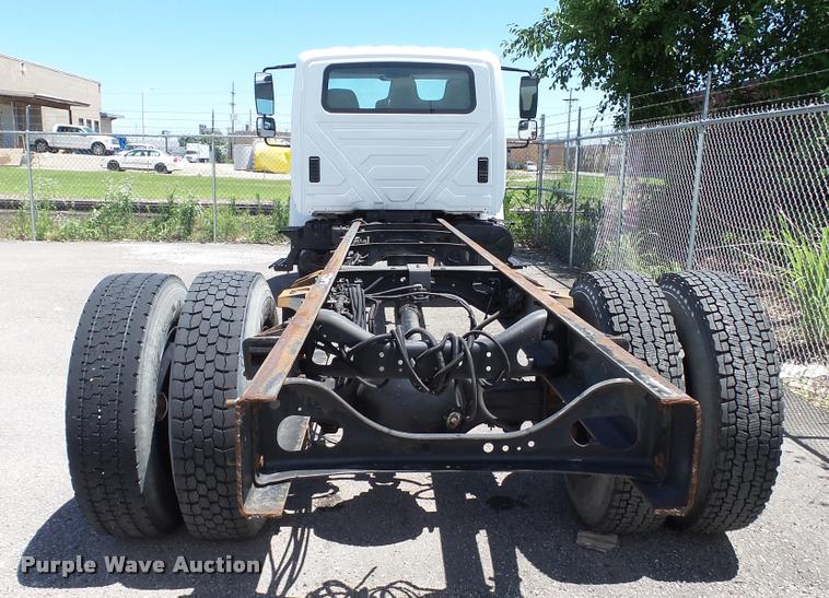 image for item DA1079 2007 International 4200 truck cab and chassis