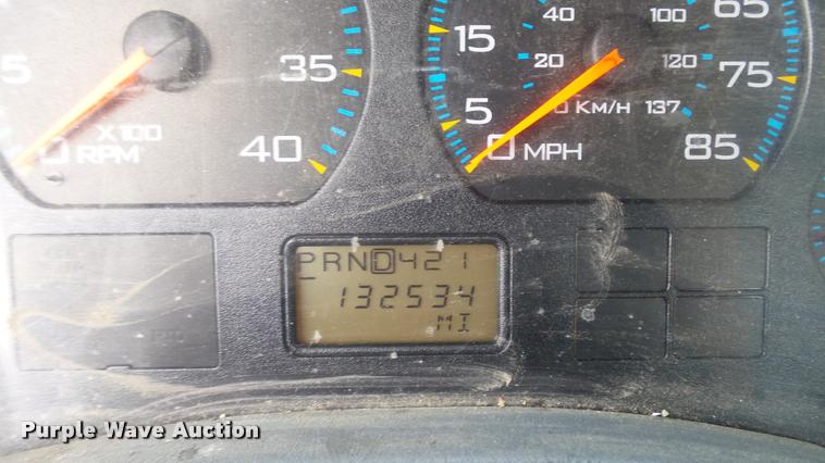 image for item DA1079 2007 International 4200 truck cab and chassis