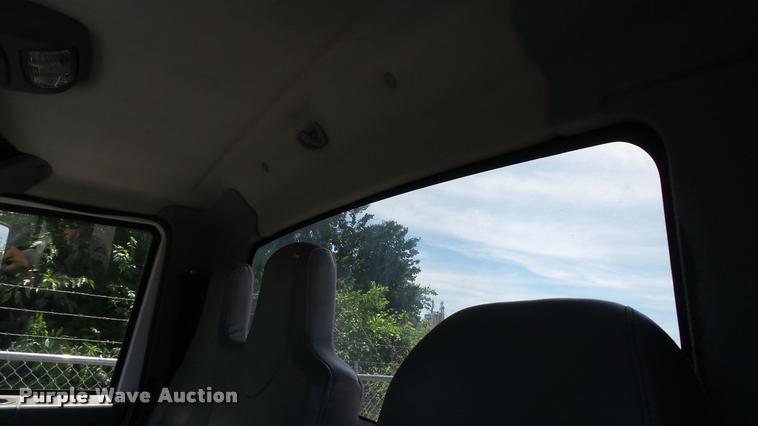 image for item DA1079 2007 International 4200 truck cab and chassis