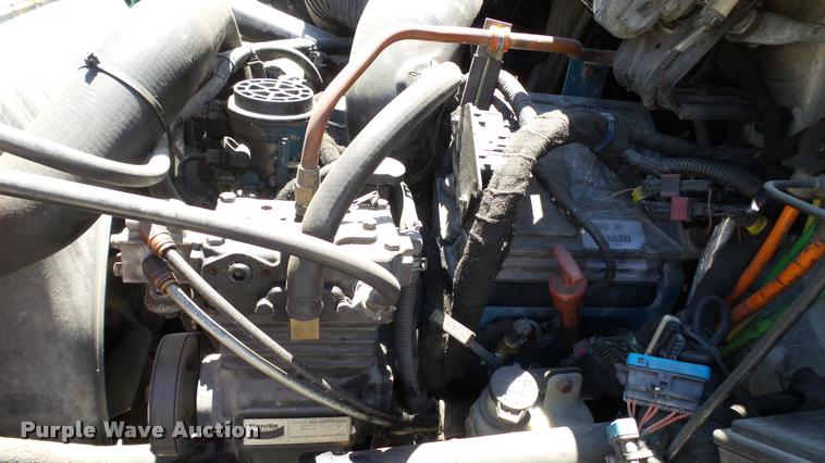 image for item DA1079 2007 International 4200 truck cab and chassis