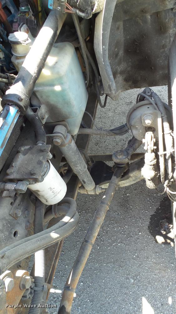 image for item DA1079 2007 International 4200 truck cab and chassis