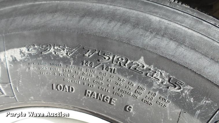 image for item DA1079 2007 International 4200 truck cab and chassis