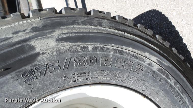 image for item DA1079 2007 International 4200 truck cab and chassis