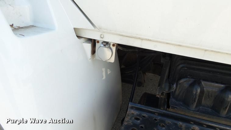 image for item DA1079 2007 International 4200 truck cab and chassis