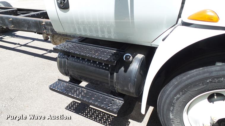 image for item DA1079 2007 International 4200 truck cab and chassis