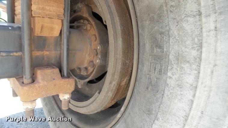 image for item DA1079 2007 International 4200 truck cab and chassis