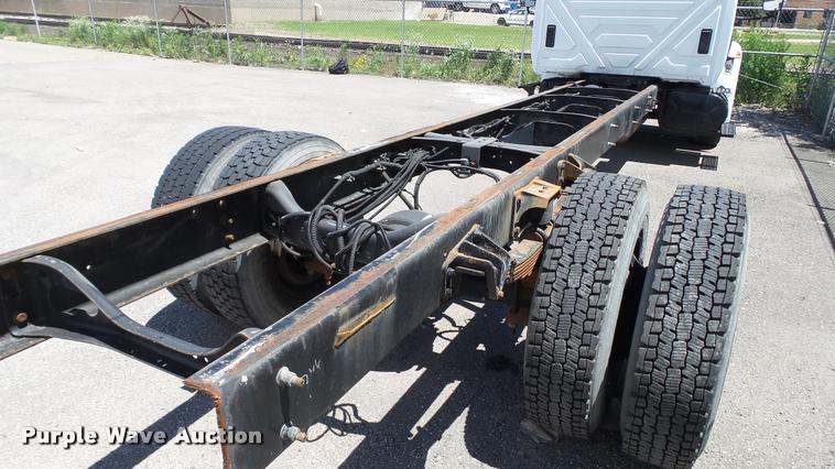 image for item DA1079 2007 International 4200 truck cab and chassis
