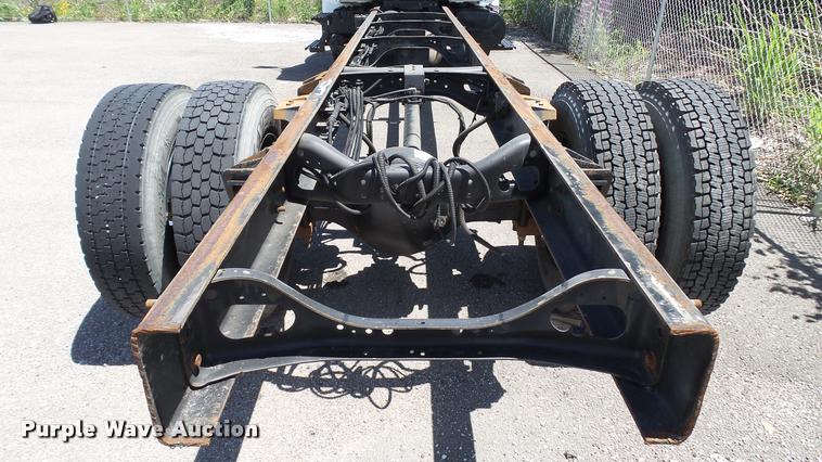 image for item DA1079 2007 International 4200 truck cab and chassis