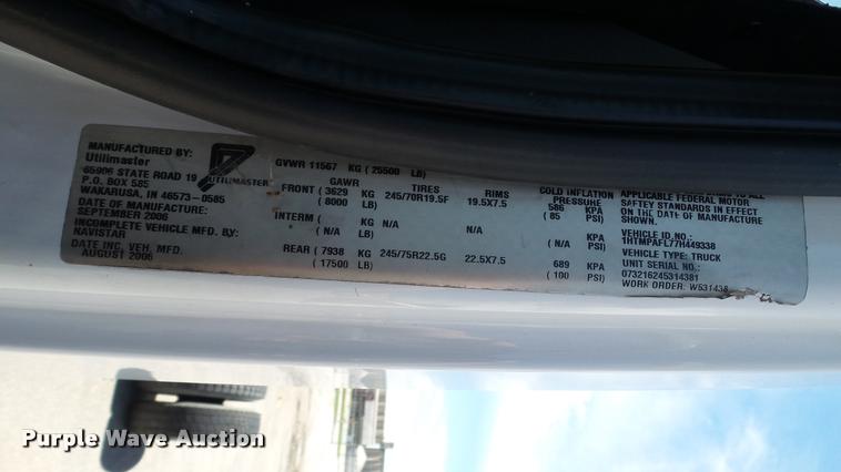 image for item DA1079 2007 International 4200 truck cab and chassis