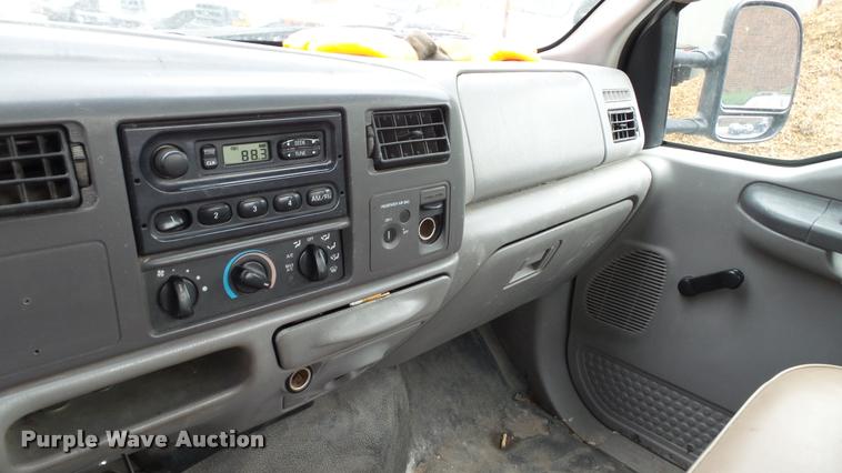 image for item DA1082 2000 Ford F250 Super Duty pickup truck