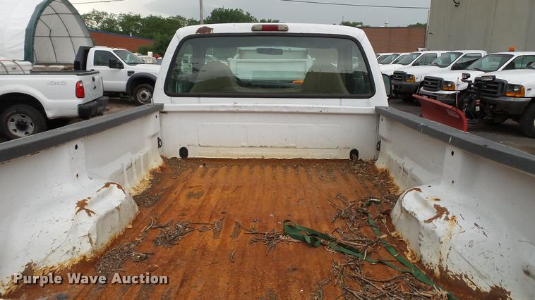 image for item DA1082 2000 Ford F250 Super Duty pickup truck