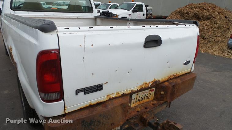 image for item DA1082 2000 Ford F250 Super Duty pickup truck