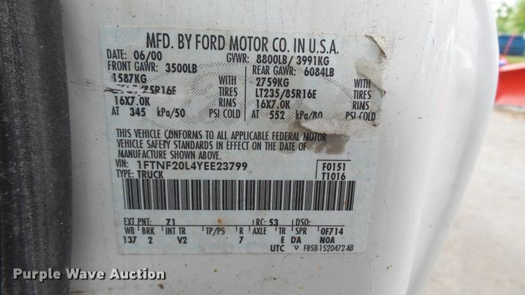 image for item DA1082 2000 Ford F250 Super Duty pickup truck