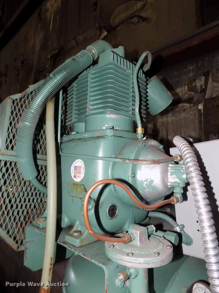 image for item DA3006 Champion VR5-6 vertical air compressor